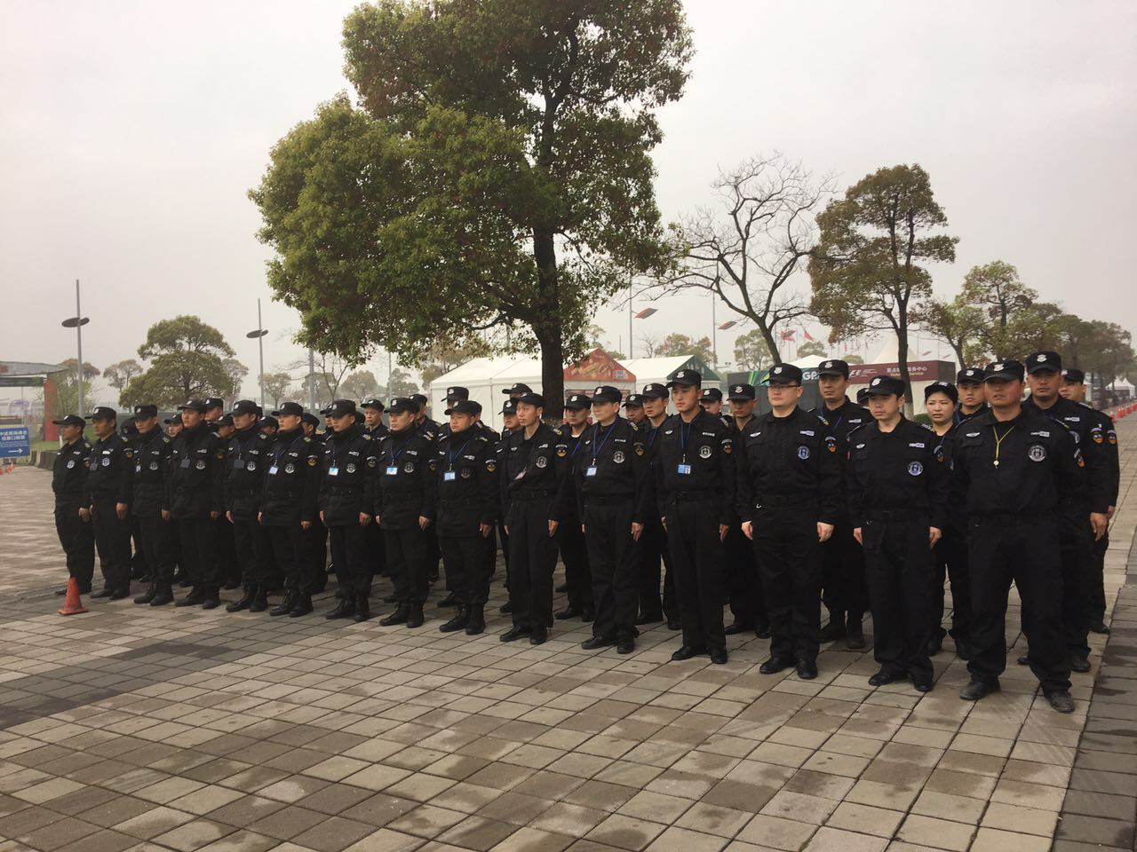 呼和浩特公安护航蒙超开幕式侧记:草原足球盛会背后的平安守护(图1)